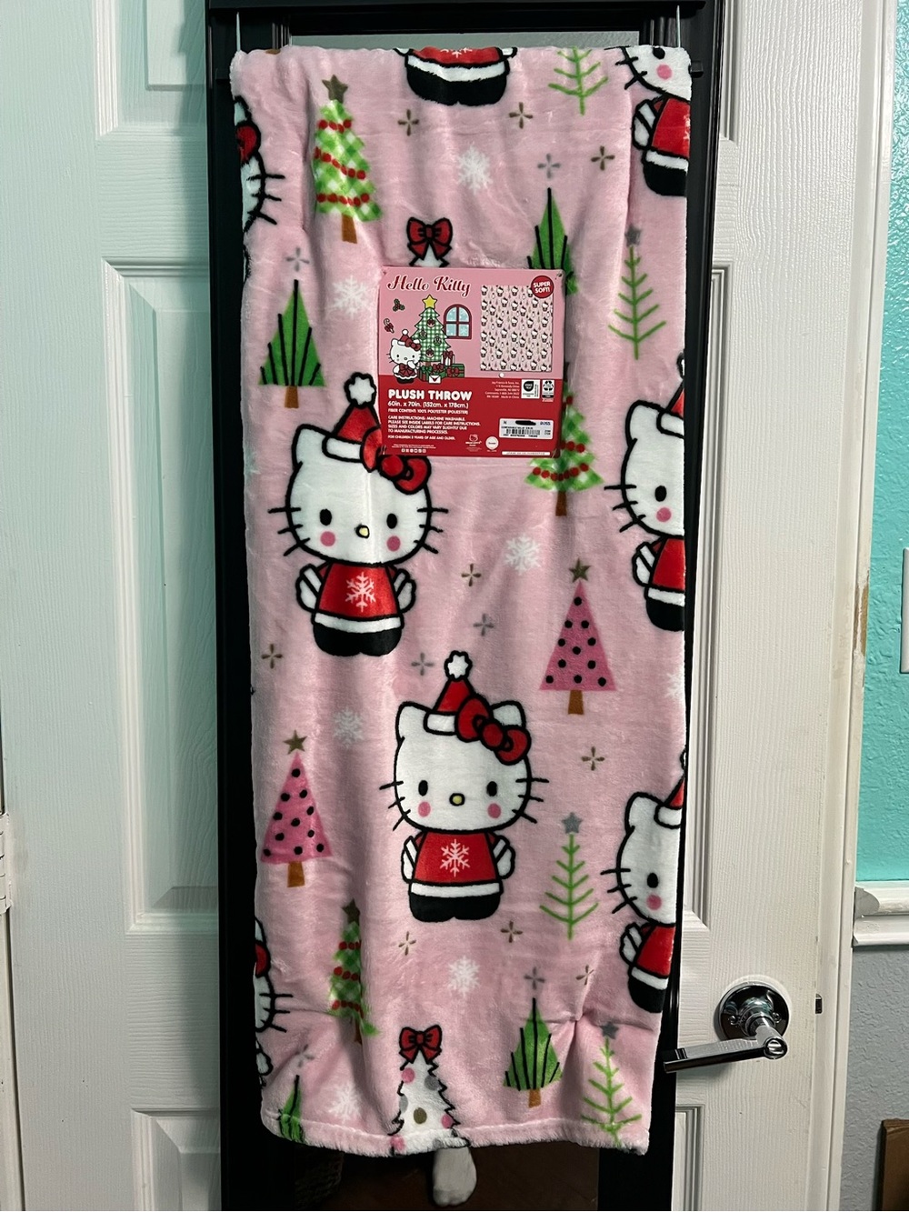 Hello Kitty Christmas blanket